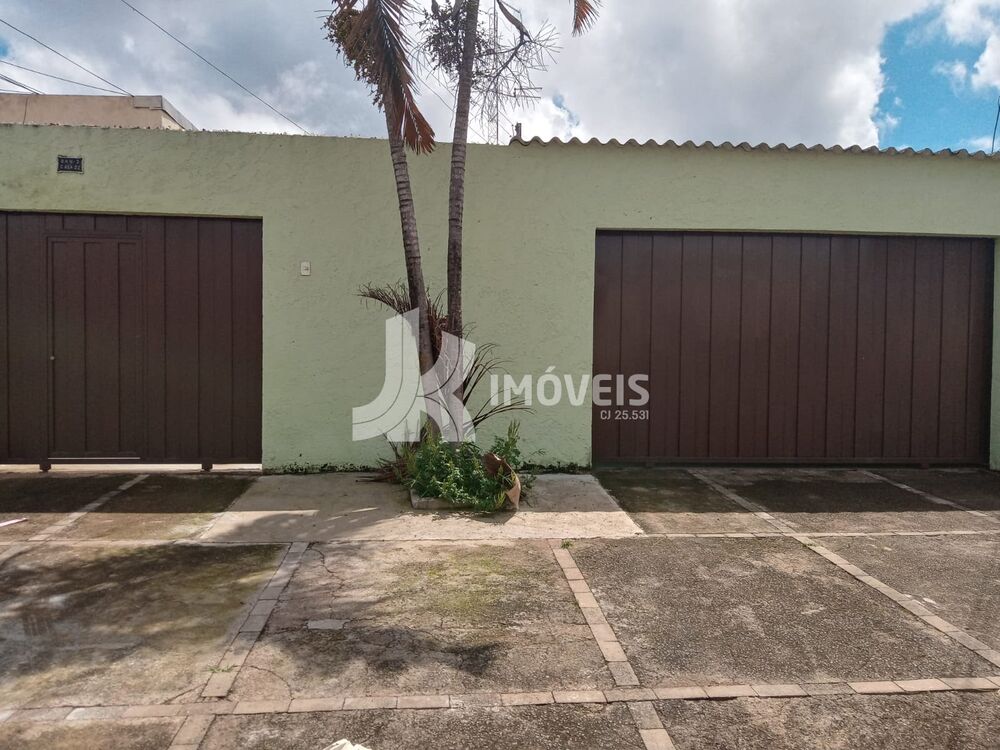 Casa à venda com 5 quartos, 350m² - Foto 1