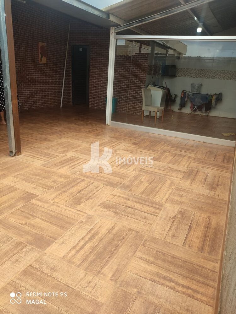Casa à venda com 3 quartos, 100m² - Foto 5