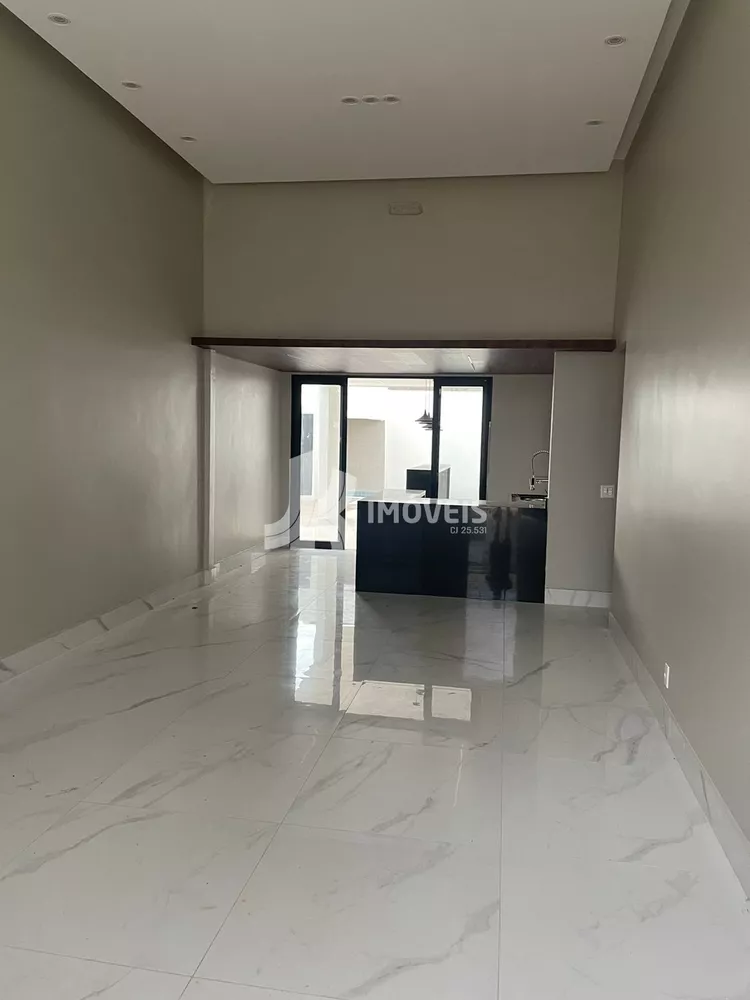 Casa à venda com 3 quartos, 400m² - Foto 2