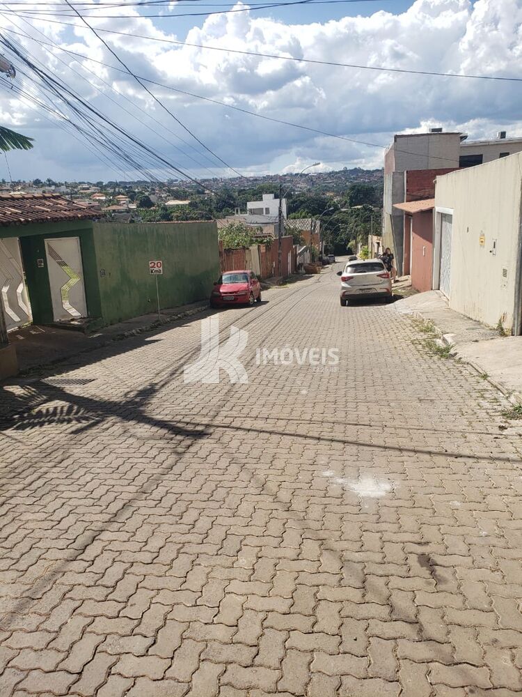 Casa à venda com 1 quarto, 46m² - Foto 1