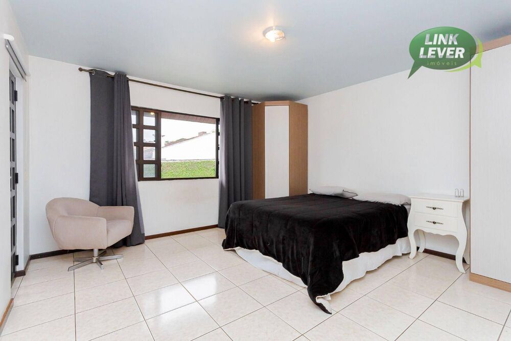 Sobrado, 3 quartos, 201 m² - Foto 1