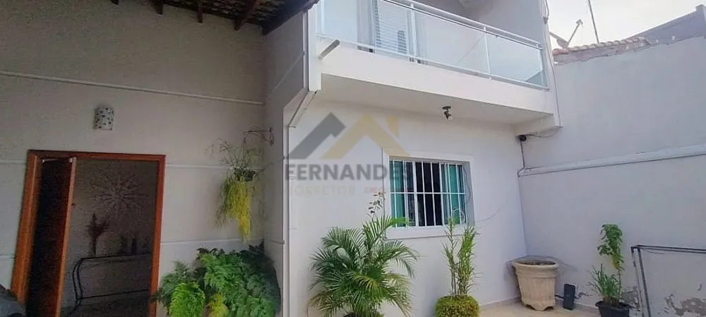 Sobrado, 3 quartos, 216 m² - Foto 1