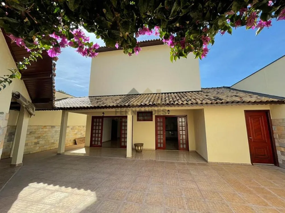Casa, 3 quartos, 245 m² - Foto 3