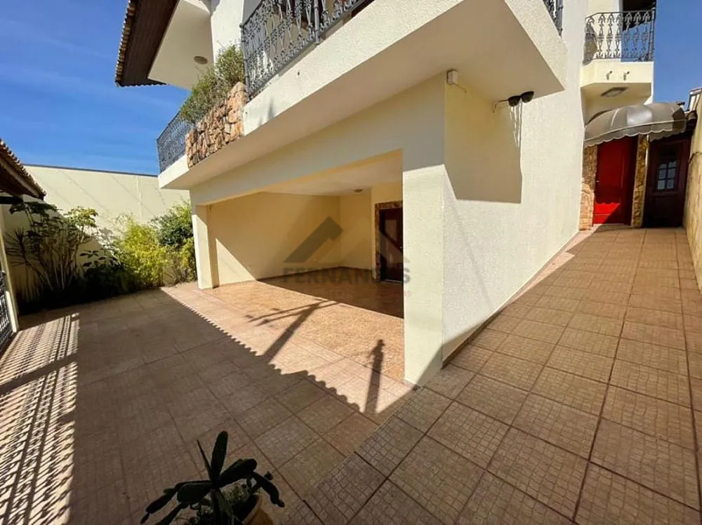 Casa, 3 quartos, 245 m² - Foto 2