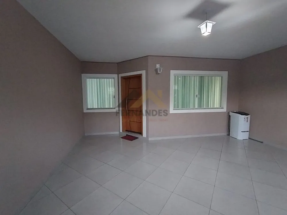Casa, 3 quartos, 210 m² - Foto 2