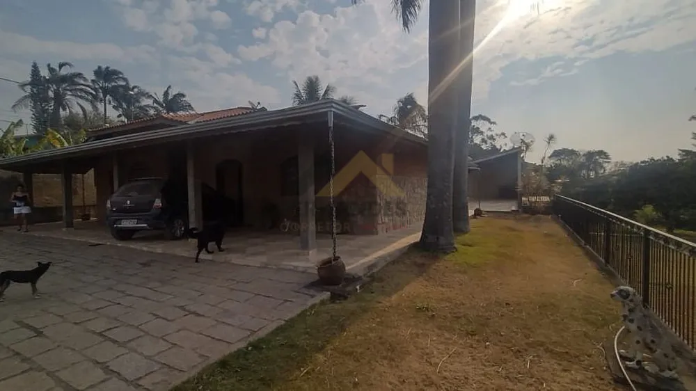 Chácara, 3 quartos, 2535 m² - Foto 1