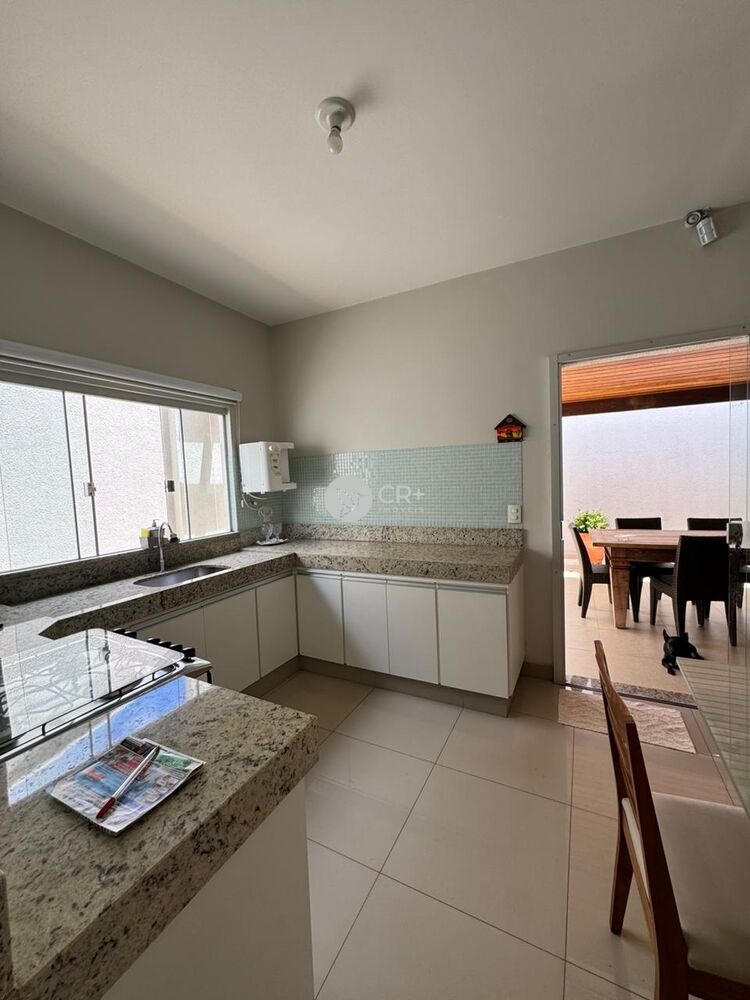 Casa, 3 quartos, 174 m² - Foto 1