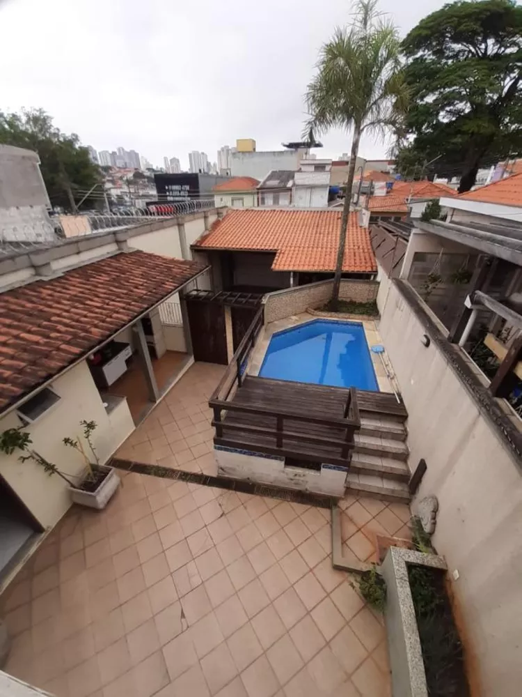 Sobrado à venda com 3 quartos, 270m² - Foto 1