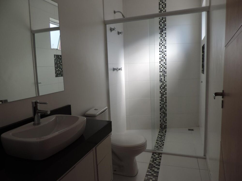 Casa à venda com 3 quartos, 230m² - Foto 3