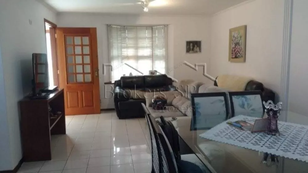 Casa à venda com 3 quartos, 160m² - Foto 1