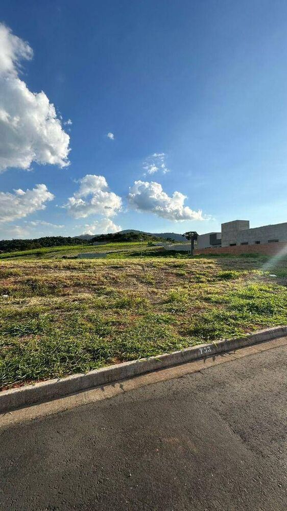 Loteamento e Condomínio, 300 m² - Foto 1