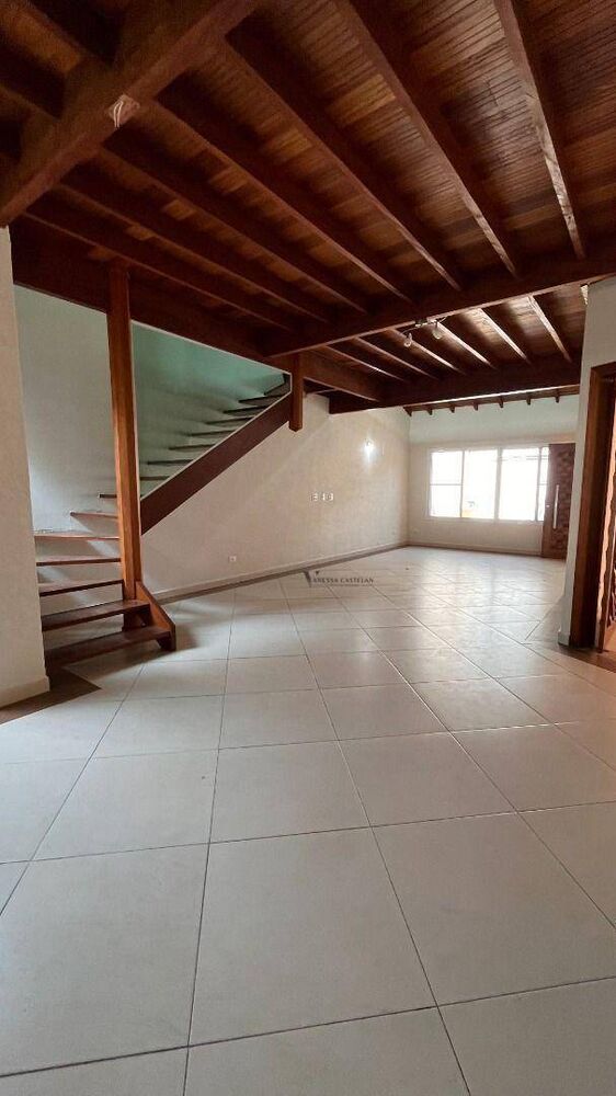Casa à venda com 3 quartos, 290m² - Foto 4
