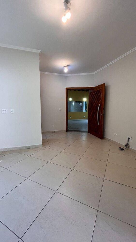 Casa à venda com 3 quartos, 290m² - Foto 2