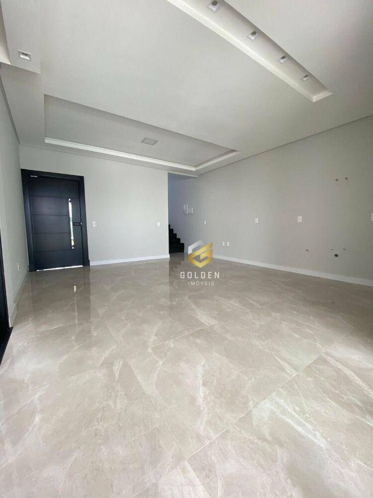 Sobrado à venda com 3 quartos, 157m² - Foto 2