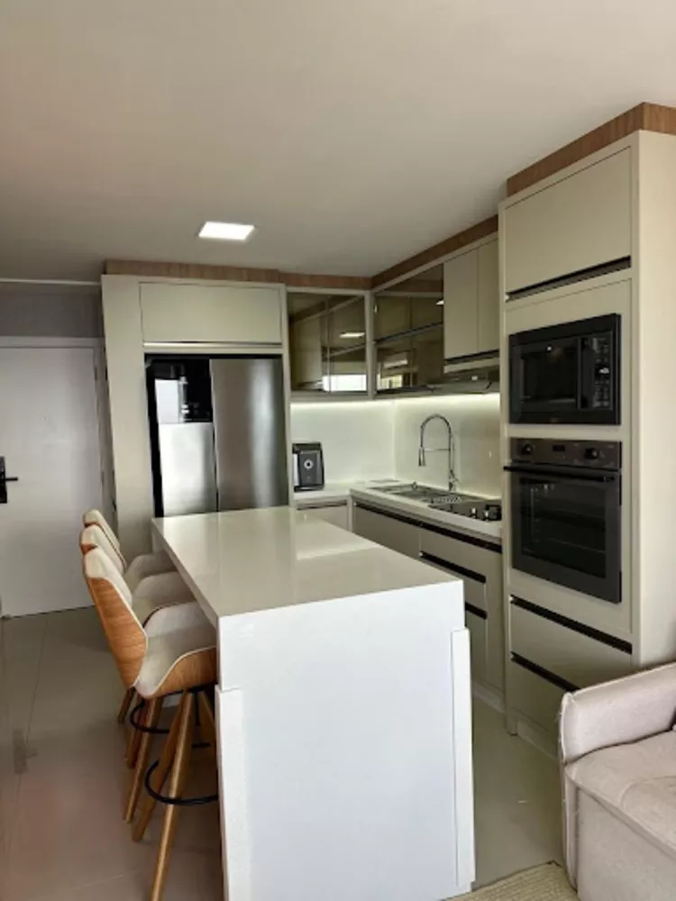 Apartamento à venda com 2 quartos, 69m² - Foto 3