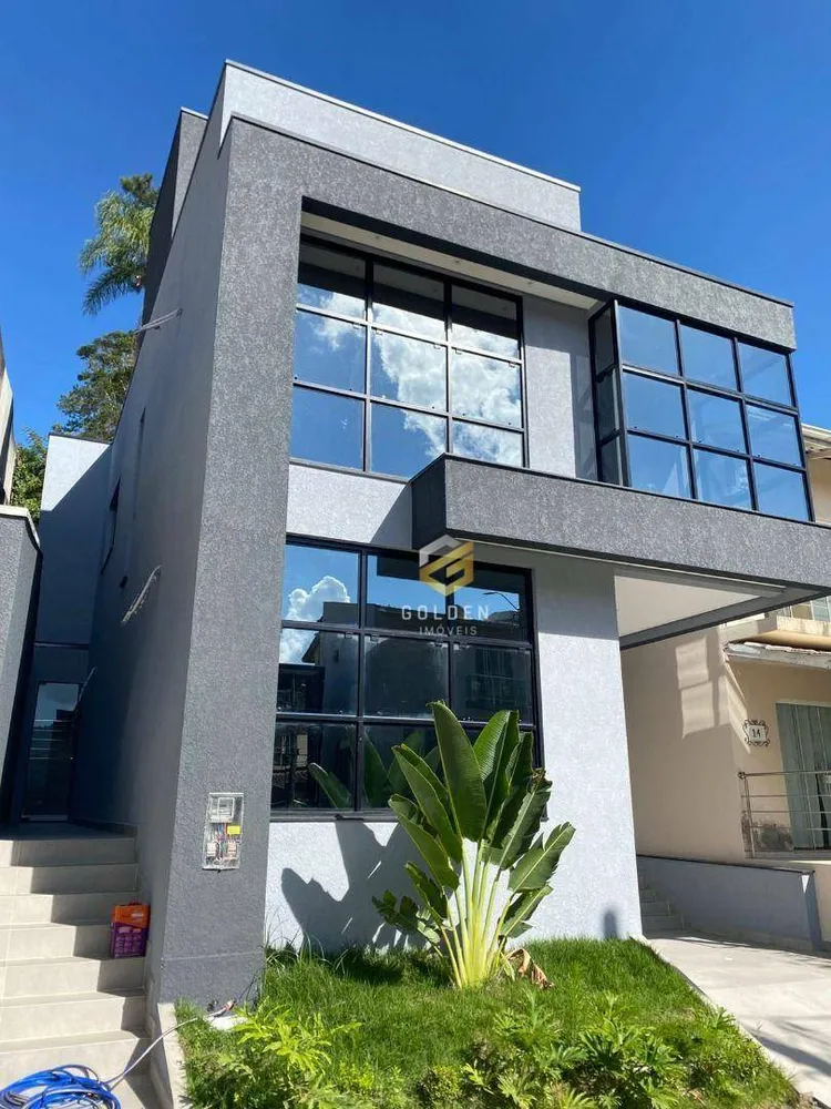 Casa, 3 quartos, 268 m² - Foto 1