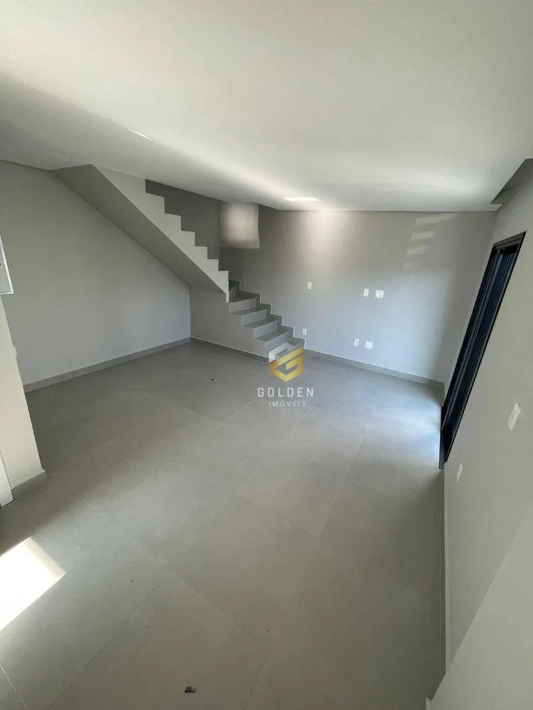 Sobrado, 2 quartos, 70 m² - Foto 2