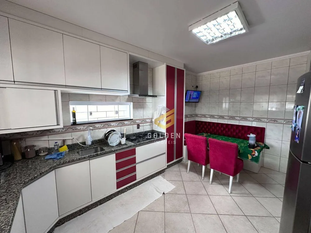 Sobrado, 4 quartos, 190 m² - Foto 1