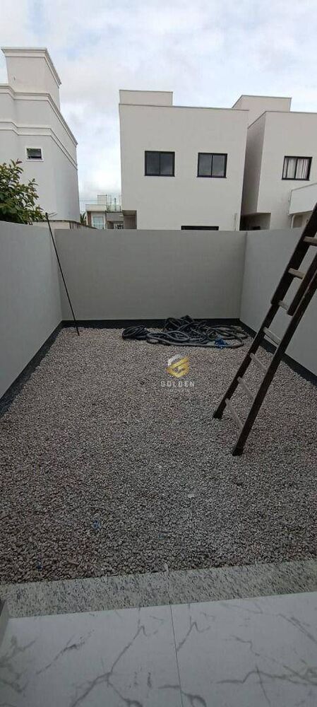 Sobrado à venda com 2 quartos, 76m² - Foto 4