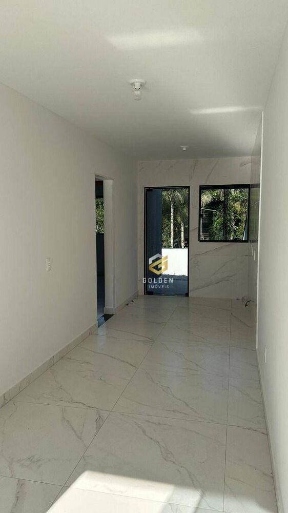 Casa à venda com 2 quartos, 62m² - Foto 4
