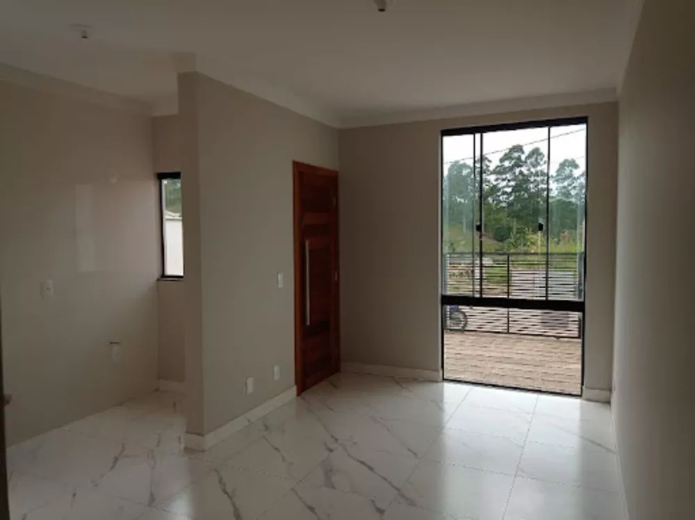 Casa à venda com 2 quartos, 180m² - Foto 3