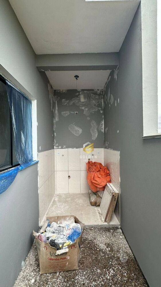 Casa à venda com 2 quartos, 78m² - Foto 2