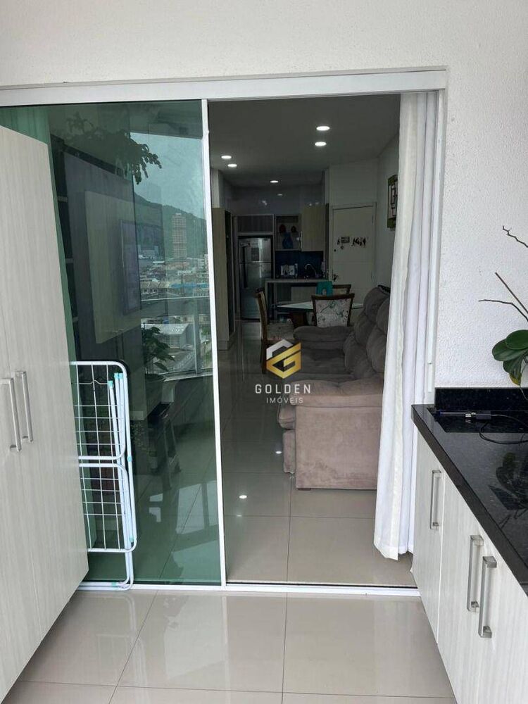 Apartamento à venda com 2 quartos, 69m² - Foto 2