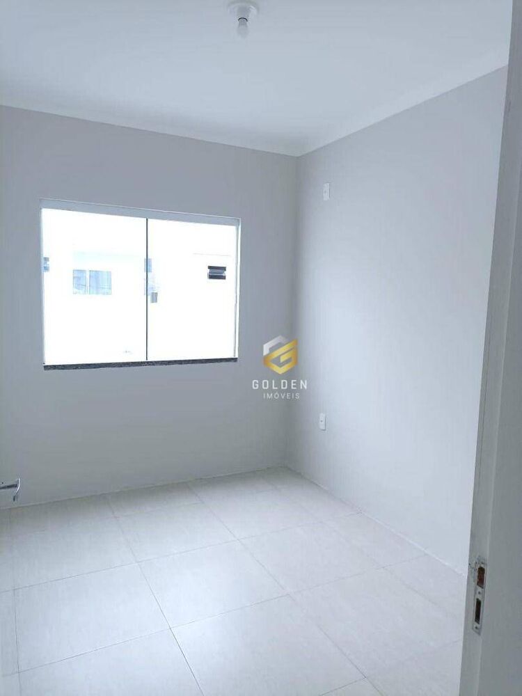 Casa à venda com 2 quartos, 57m² - Foto 4