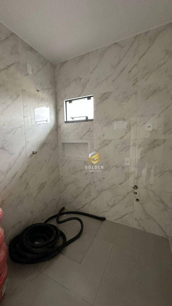 Casa à venda com 2 quartos, 65m² - Foto 4