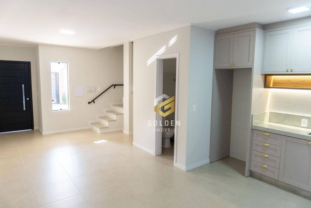 Sobrado à venda com 2 quartos, 110m² - Foto 2