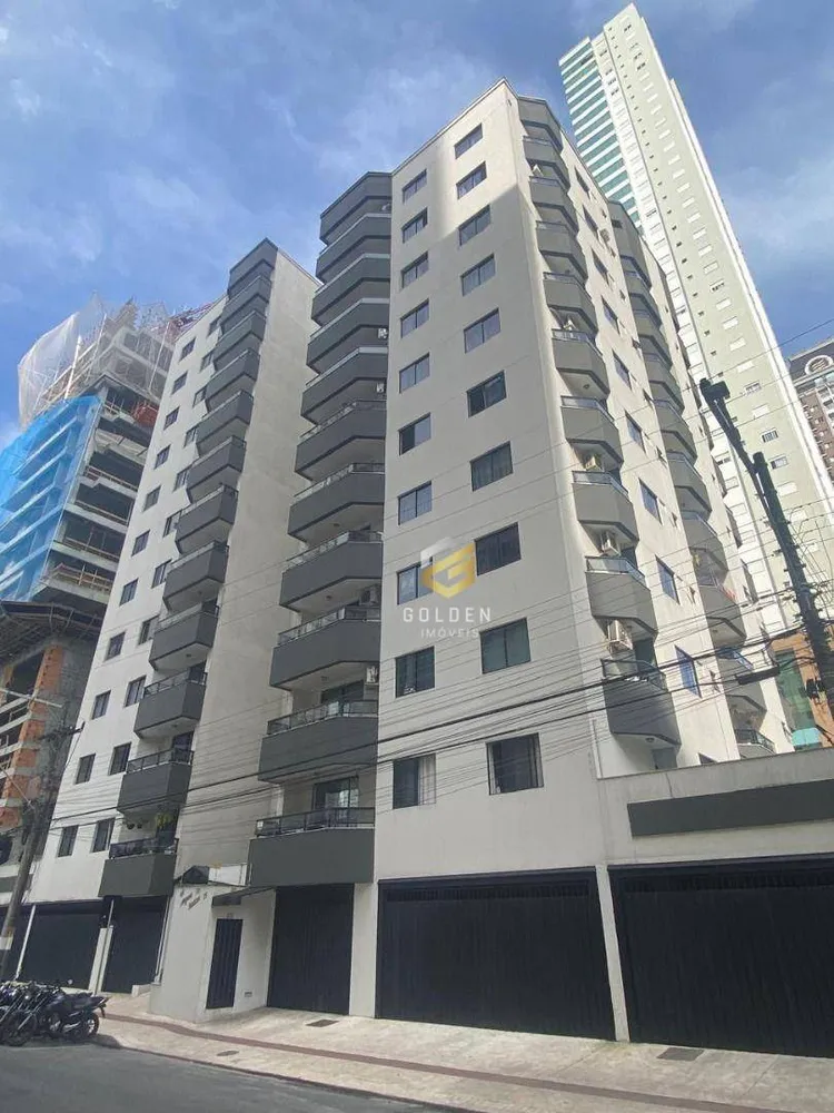 Apartamento, 3 quartos, 216 m² - Foto 1