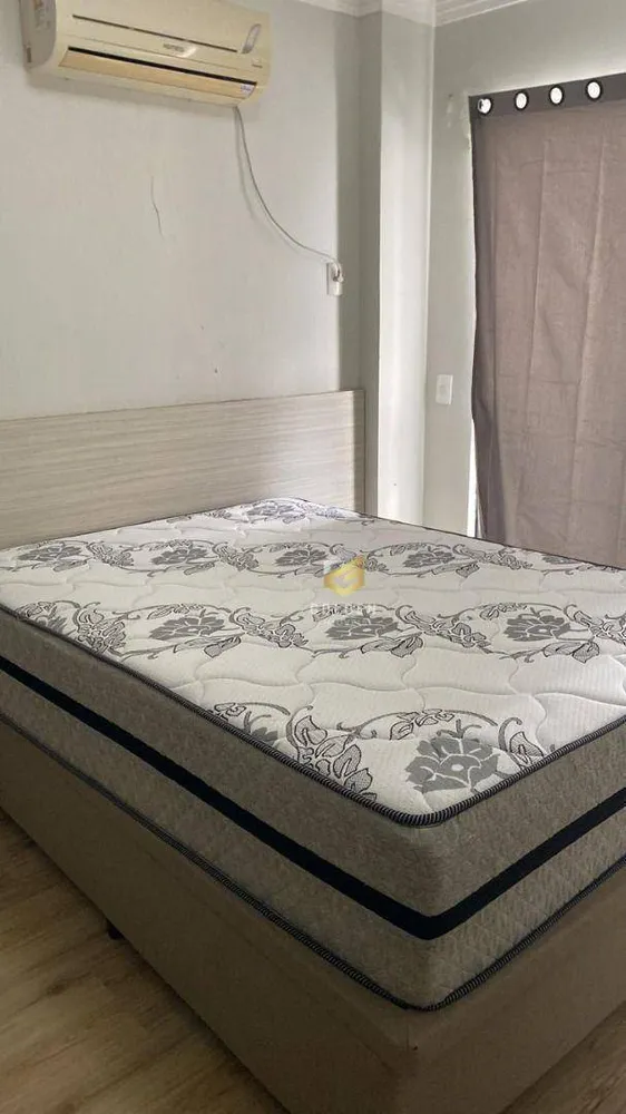 Apartamento, 3 quartos, 216 m² - Foto 1