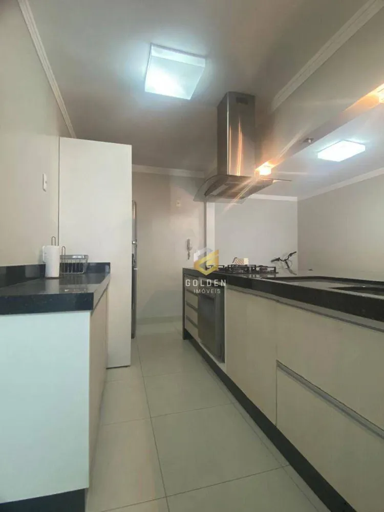 Apartamento, 3 quartos, 216 m² - Foto 2