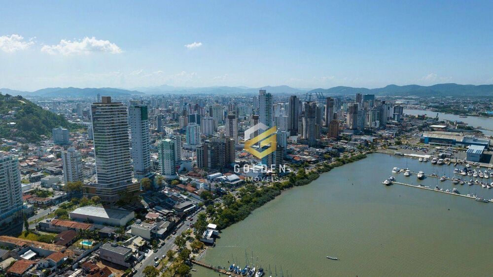 Apartamento à venda com 4 quartos, 187m² - Foto 2