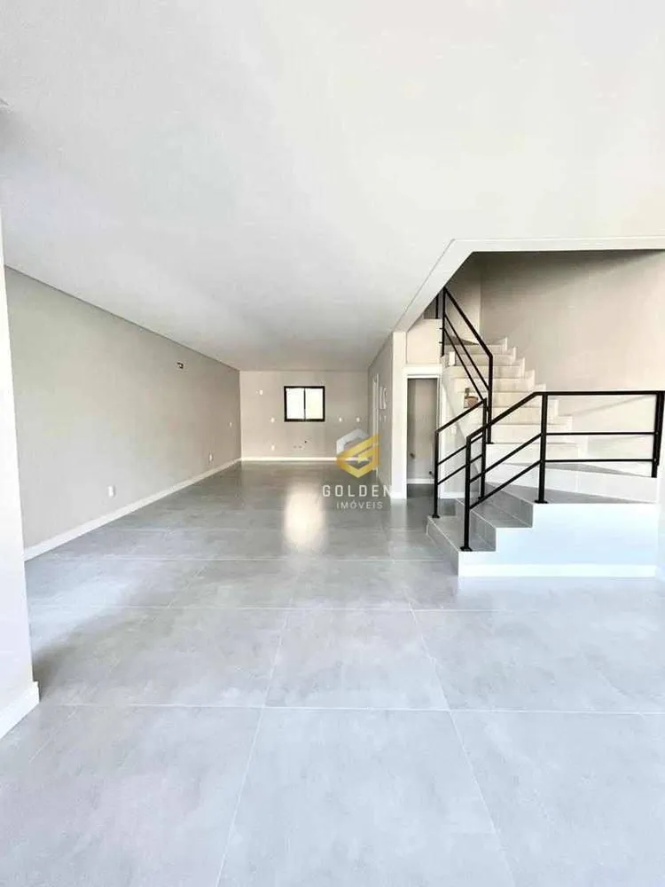 Sobrado, 3 quartos, 205 m² - Foto 2