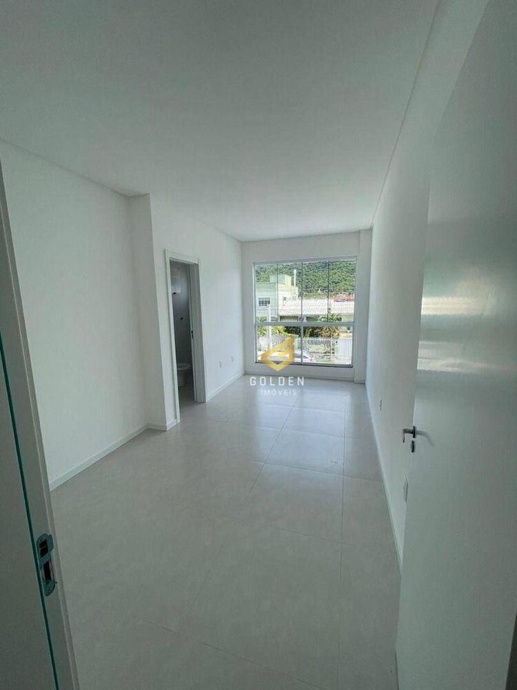 Casa à venda com 3 quartos, 110m² - Foto 1