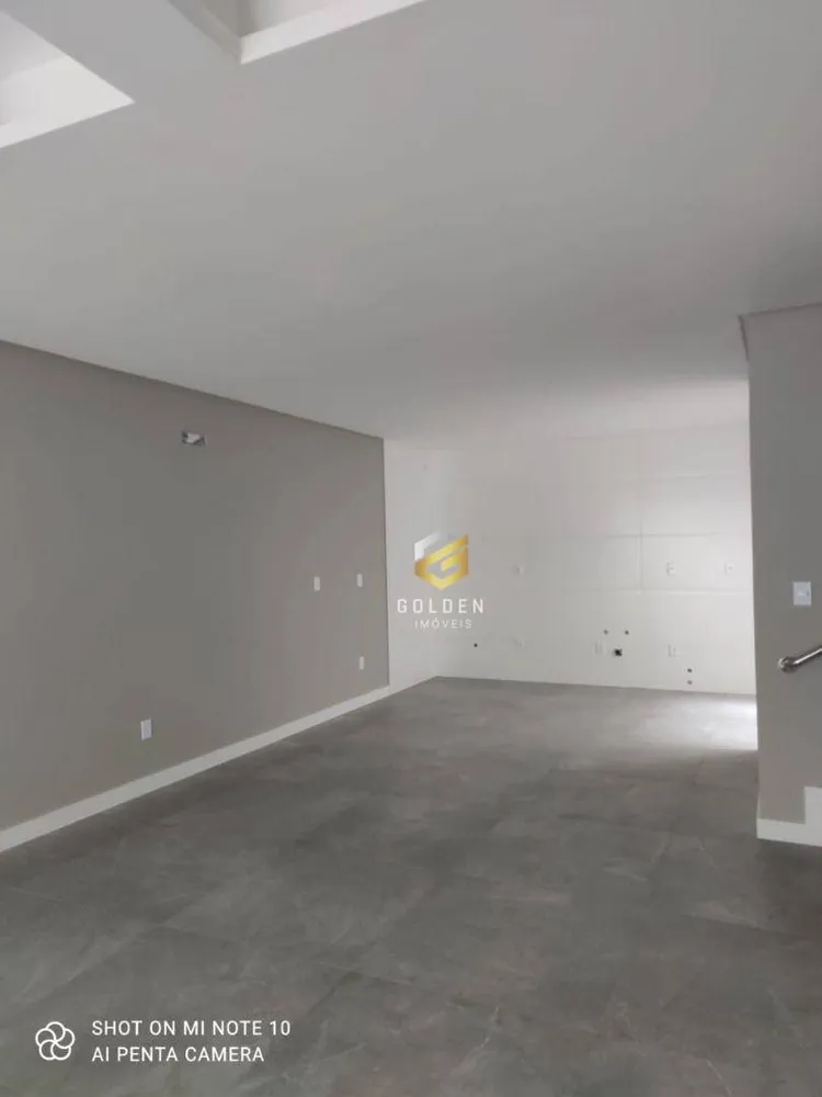 Sobrado, 3 quartos, 220 m² - Foto 1