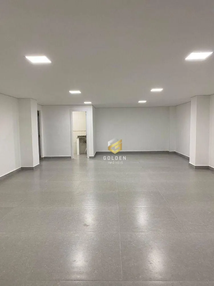 Apartamento, 3 quartos, 188 m² - Foto 2