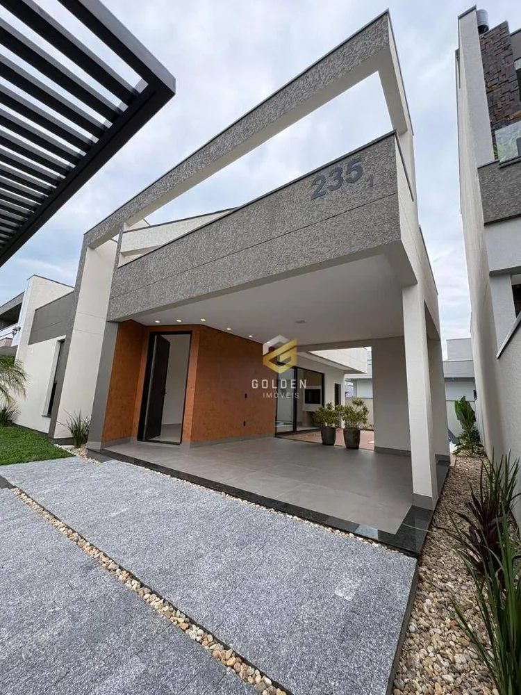 Casa, 3 quartos, 128 m² - Foto 1