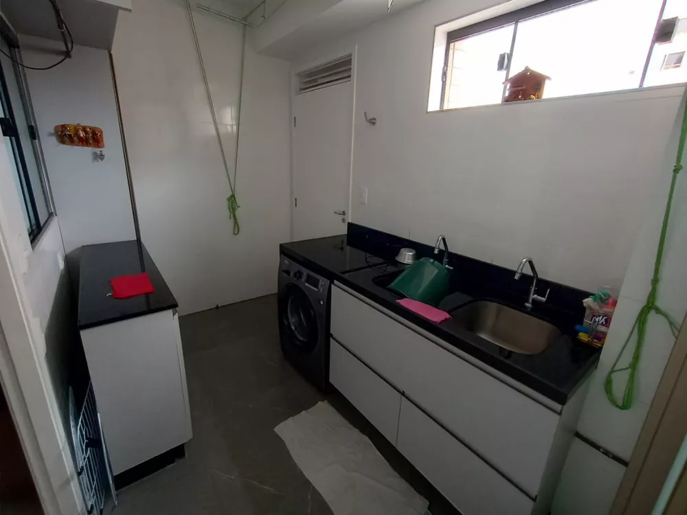 Apartamento à venda com 2 quartos, 147m² - Foto 3