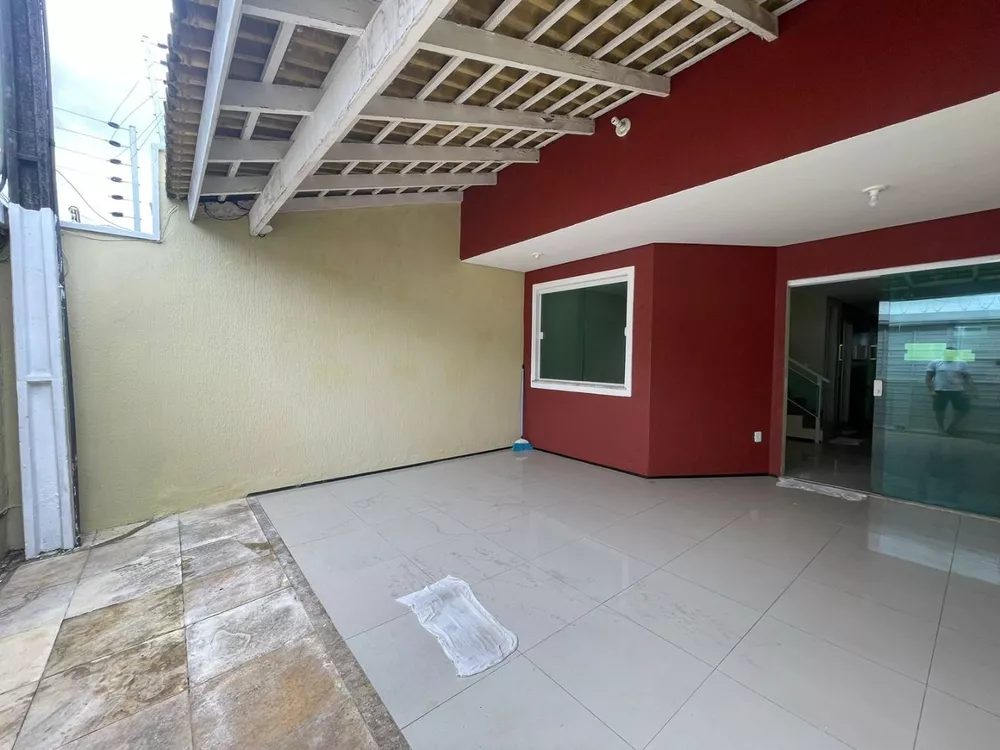 Casa à venda com 4 quartos, 140m² - Foto 2