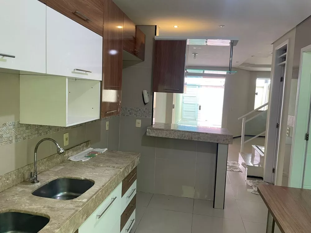 Casa à venda com 4 quartos, 140m² - Foto 4