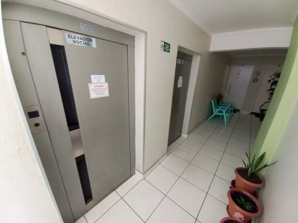 Apartamento à venda com 3 quartos, 103m² - Foto 3