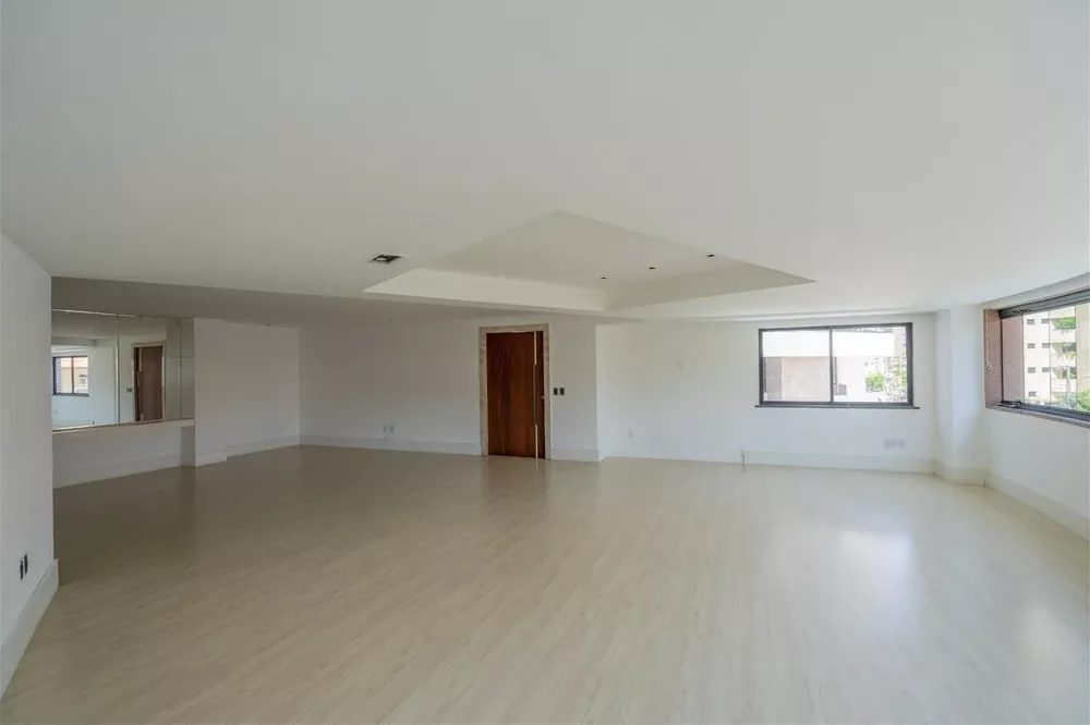 Apartamento à venda com 3 quartos, 210m² - Foto 2