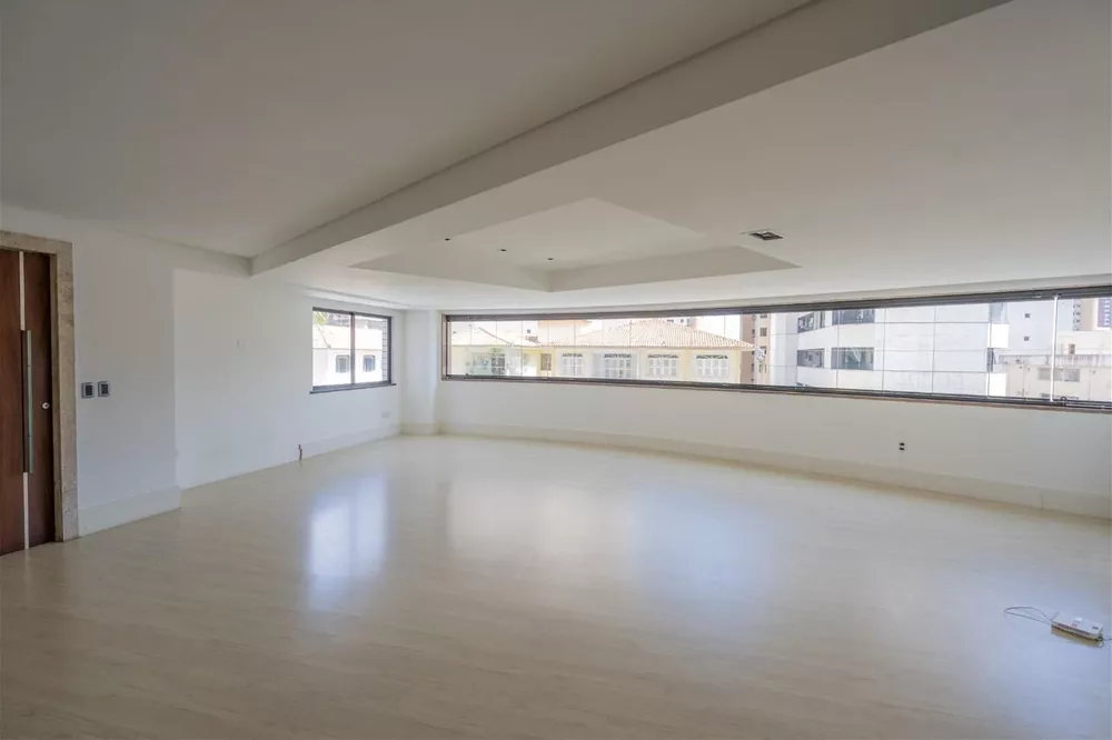 Apartamento à venda com 3 quartos, 210m² - Foto 3