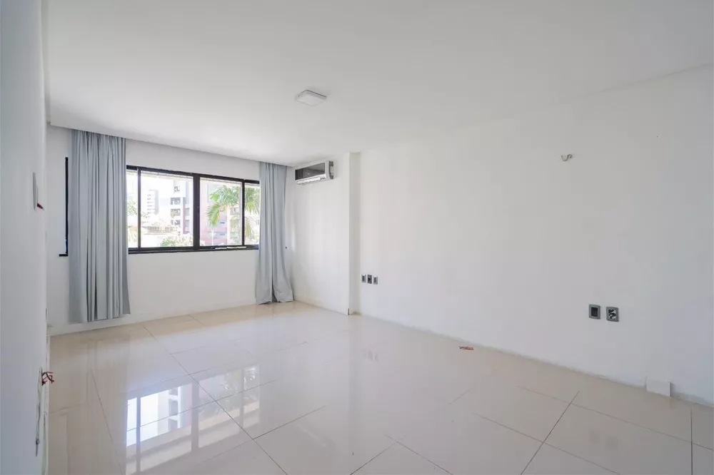 Apartamento à venda com 3 quartos, 210m² - Foto 4