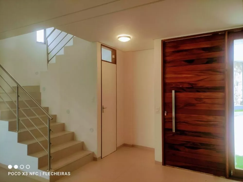 Casa à venda com 2 quartos, 170m² - Foto 2