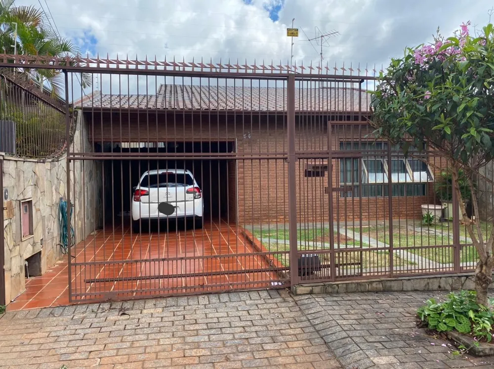Casa, 5 quartos, 210 m² - Foto 1