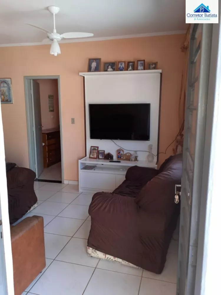 Casa à venda com 3 quartos, 198m² - Foto 1