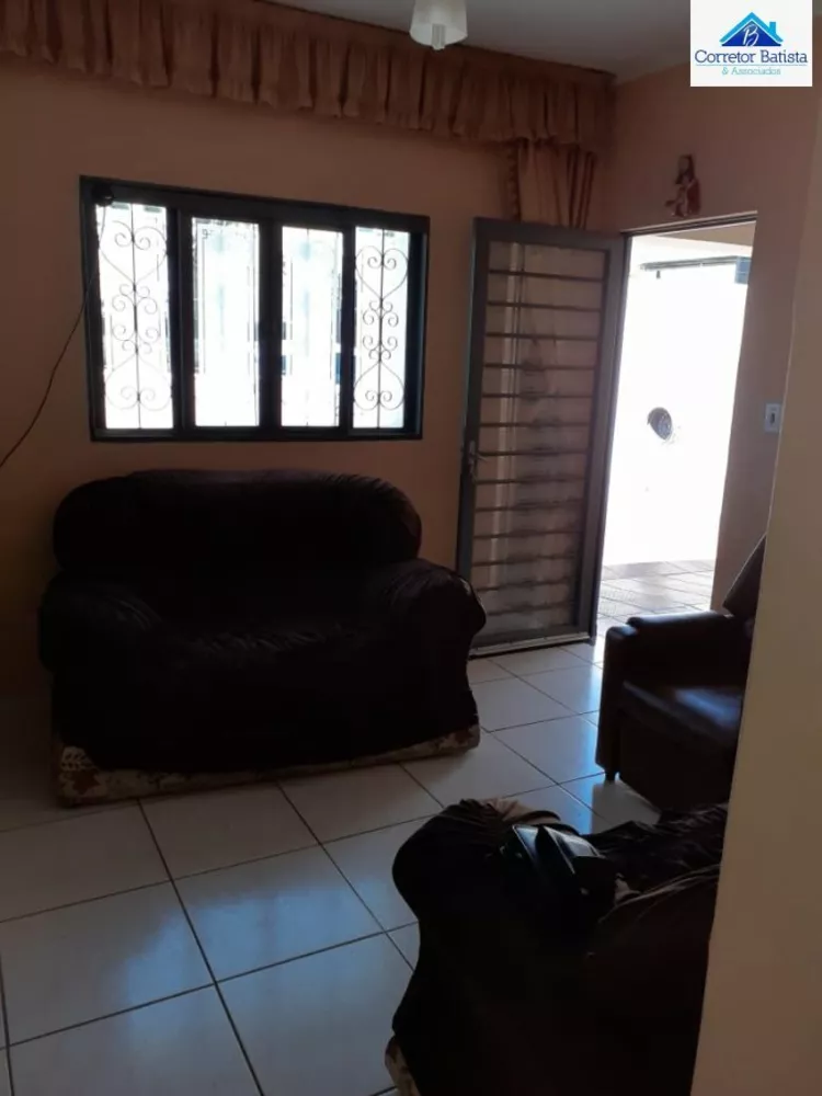 Casa à venda com 3 quartos, 198m² - Foto 2